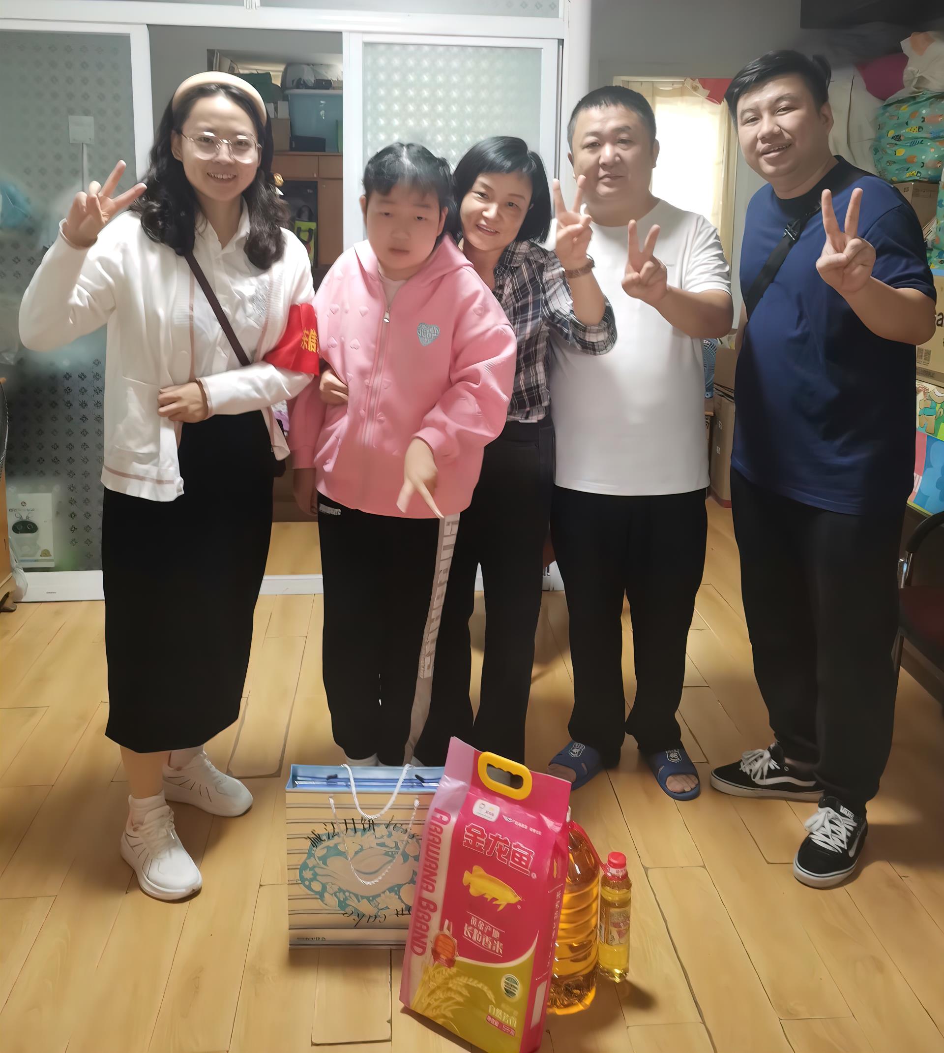 情暖中秋，與愛同行——東信醫(yī)藥團支部慰問結(jié)對幫扶兒童
